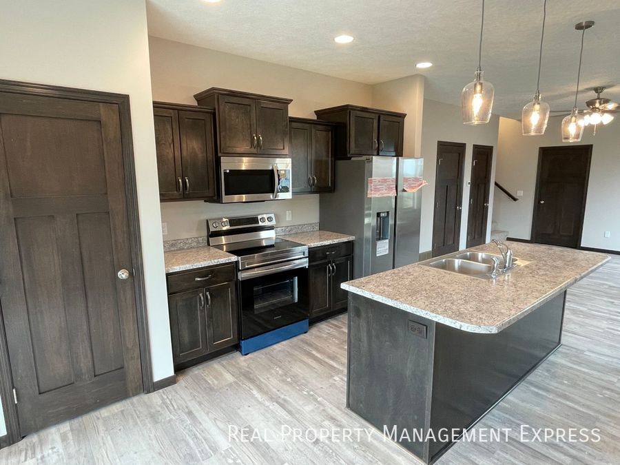 2110 S Ronsiek Ave, Sioux Falls, SD 57106 Real Property Management