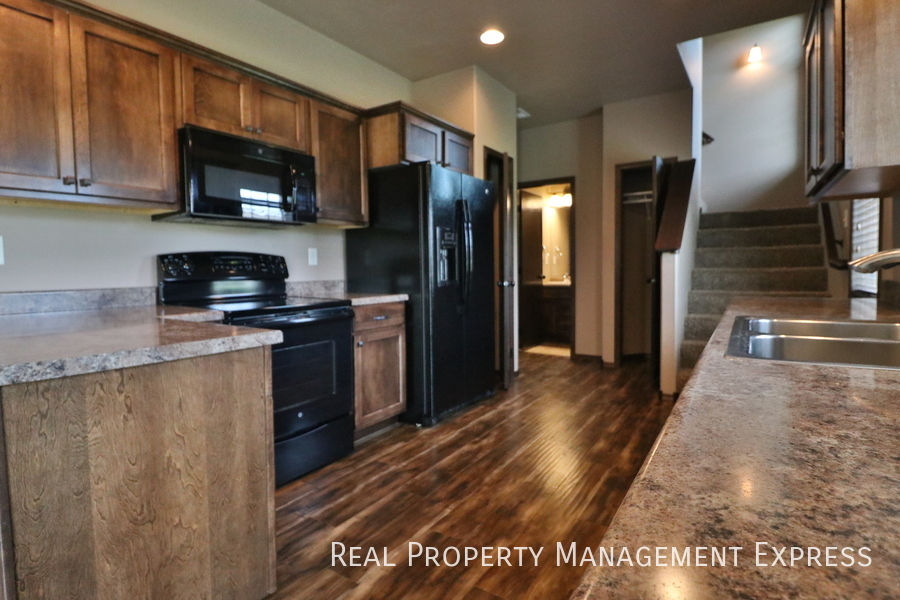 7511 S Brookside Place, Sioux Falls, SD 57108 Real Property