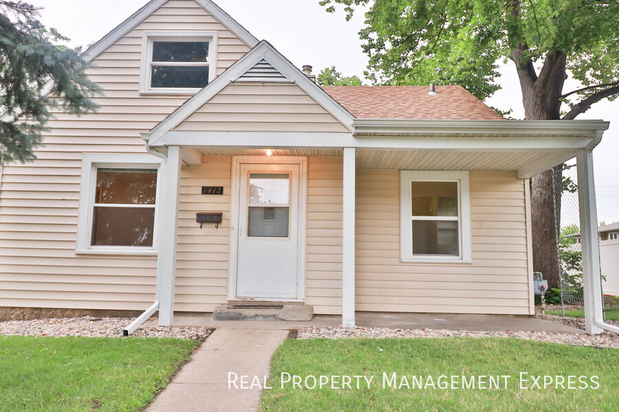 1412 W 17th St, Sioux Falls, SD 57104 Real Property Management Express
