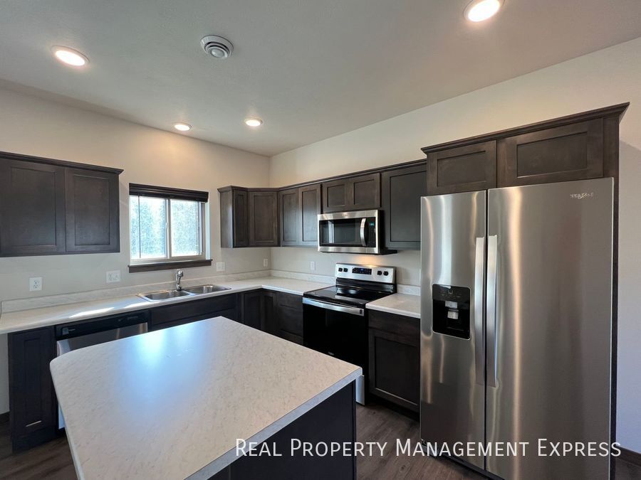 3511 Siasconset Pl, Sioux Falls, SD 57108 Real Property Management