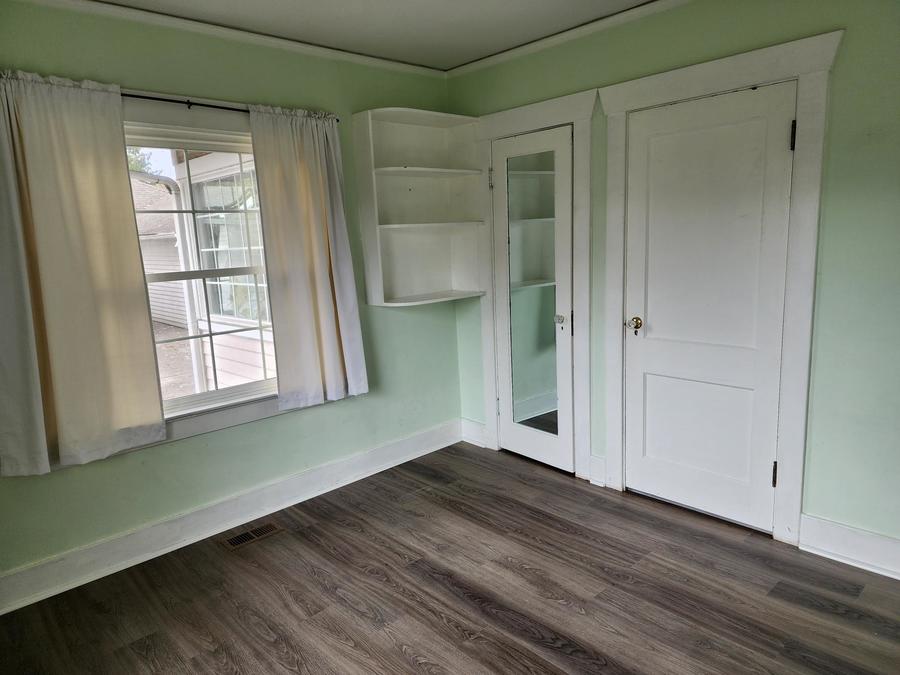 609 5th Ave NW, Puyallup, WA 98371 Kalles Property Management