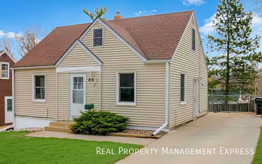 816 S Glendale Ave, Sioux Falls, SD 57104 Real Property Management
