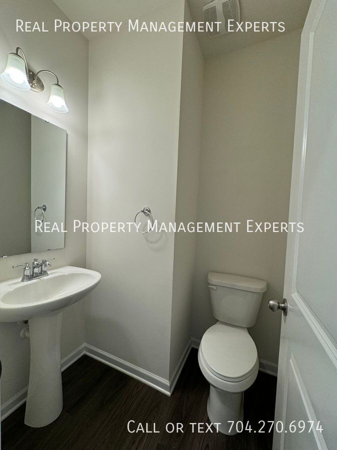 3227 Selwyn Landing Dr, Charlotte, NC 28215 Real Property Management