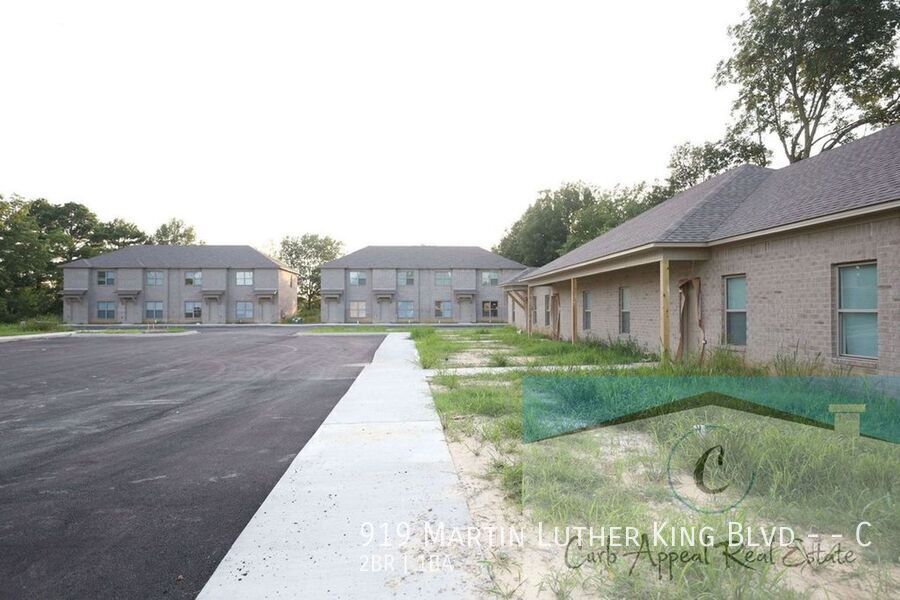 919 Martin Luther King Blvd C, Jonesboro, AR 72401 Curb Appeal