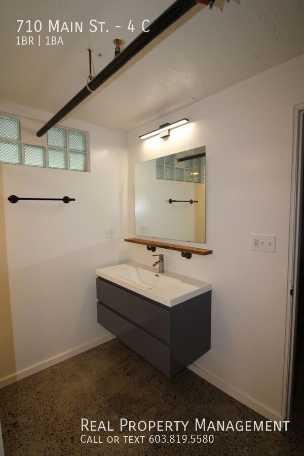 710 Main St. 4 C, Rollinsford, NH 03869 Real Property Management