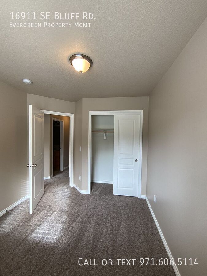 16911 SE Bluff Rd., Sandy, OR 97055 Evergreen Property Mgmt