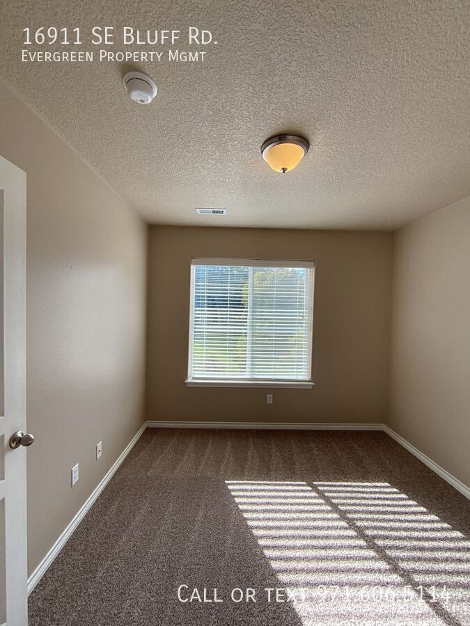 16911 SE Bluff Rd., Sandy, OR 97055 Evergreen Property Mgmt