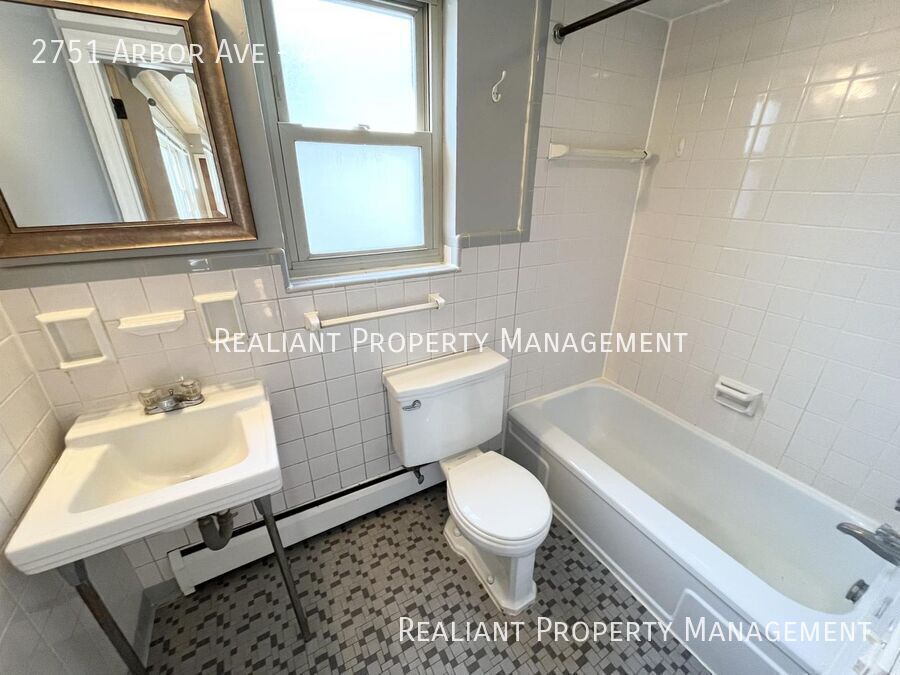 2751 Arbor Ave 4, Cincinnati, OH 45209 Realiant Property Management