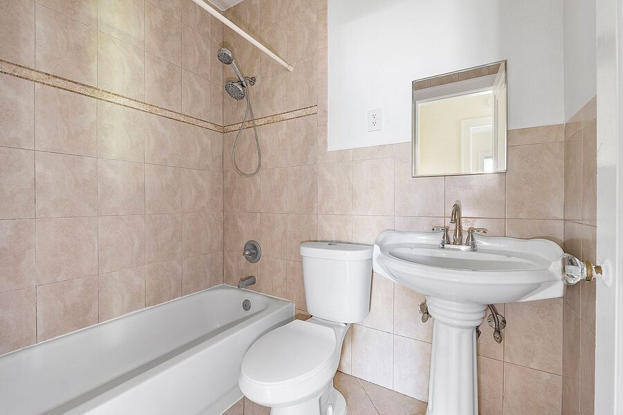 206 S 15th Ave 4, Hollywood, FL 33020 Real Property Management Coral