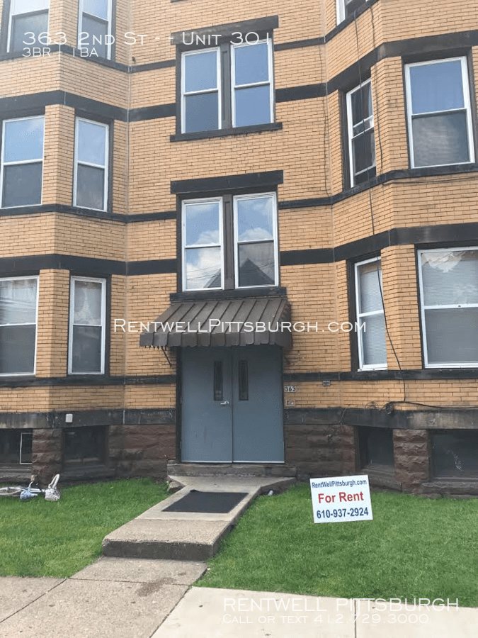 363 2nd St Unit 301, Pitcairn, PA 15140 RENTWELL PITTSBURGH