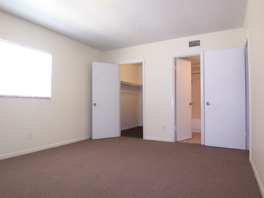 1632 Jefferson Ave 202, Largo, FL 33770 Dean & DeWitt Property