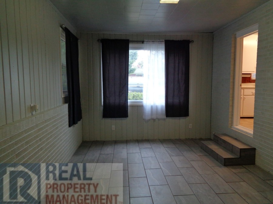 718 Glenn Street, Kernersville, NC 27284 Real Property Management of the Triad