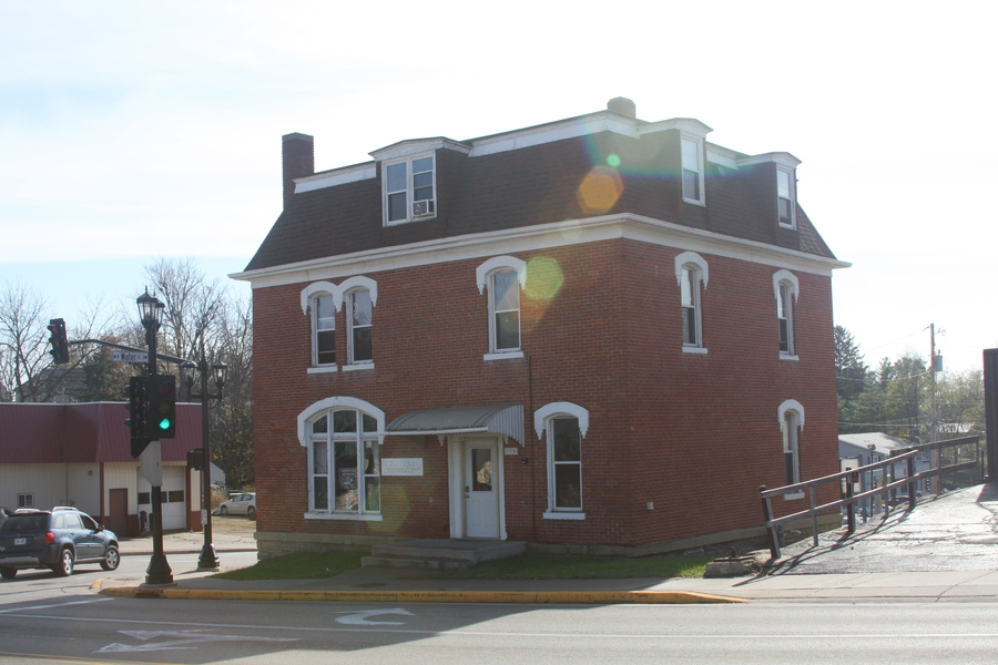 195 E Main Street 2, Platteville, WI 53818 Palisade Property Management