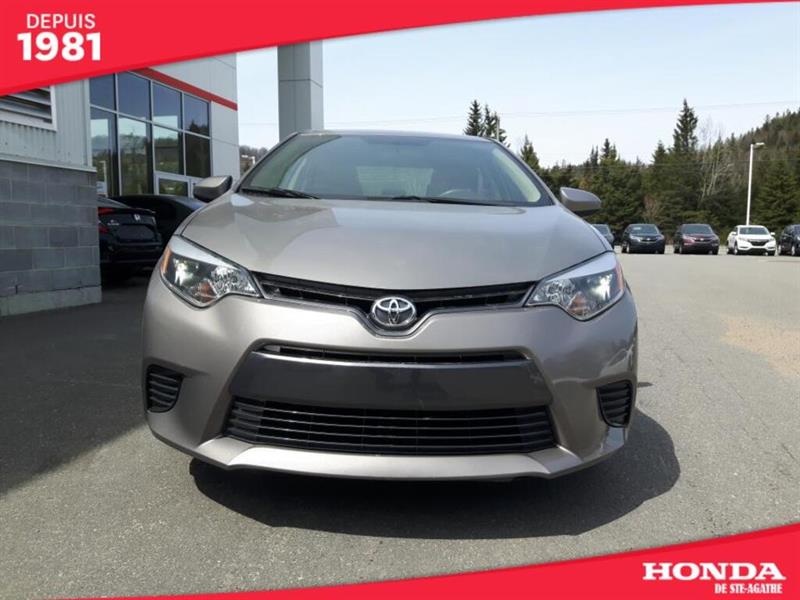 Véhicule Toyota Corolla 2015 Usagé à vendre à Sainte