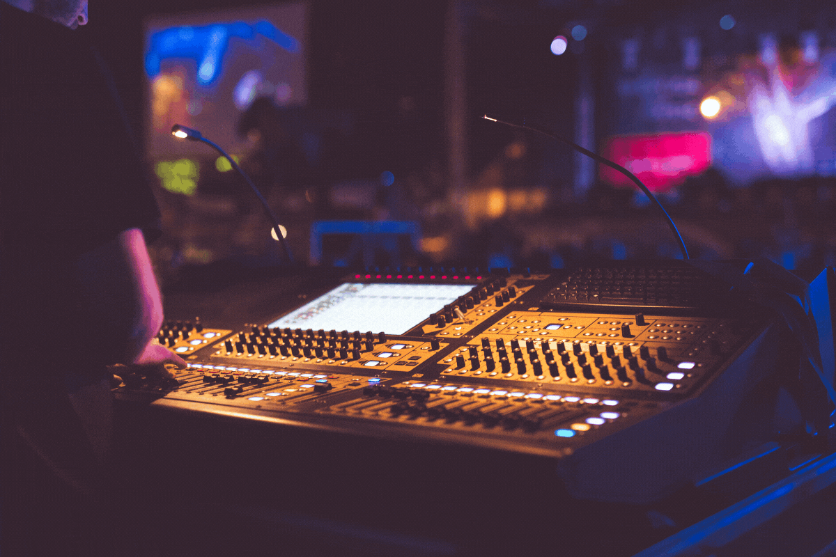Sound Engineer Salary Factors, Range & Career Tips Yellowbrick
