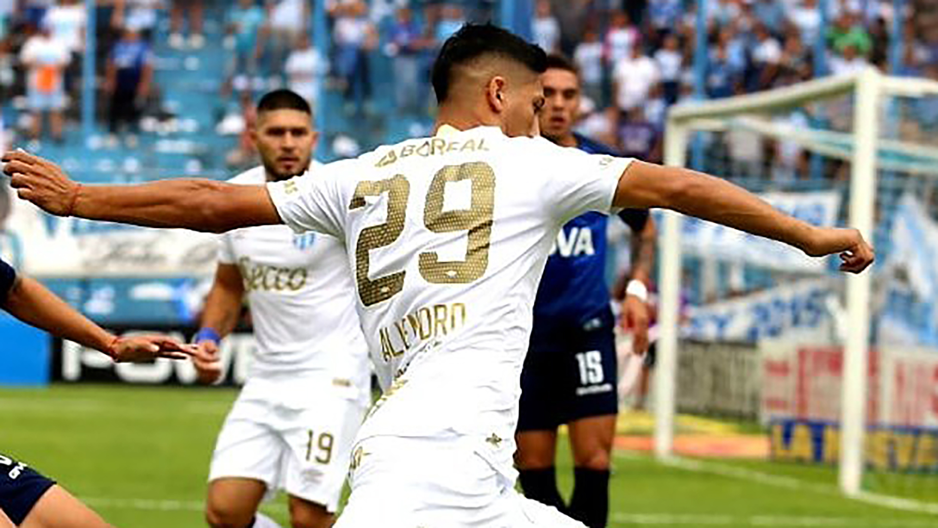 Atlético tucumán x talleres vão se enfrentar neste domingo (24), e você confere todas as informações da partida aqui.o jogo vai ser válido pela 11ª rodada do campeonato argentino 2021.a partida está marcada para iniciar às 21h00 (horário de brasília) e será realizada no estádio josé fierro, que fica localizado na argentina. Atletico Tucuman Supero A Talleres Y Sera El Proximo Rival De River En La Copa De La Superliga Infobae