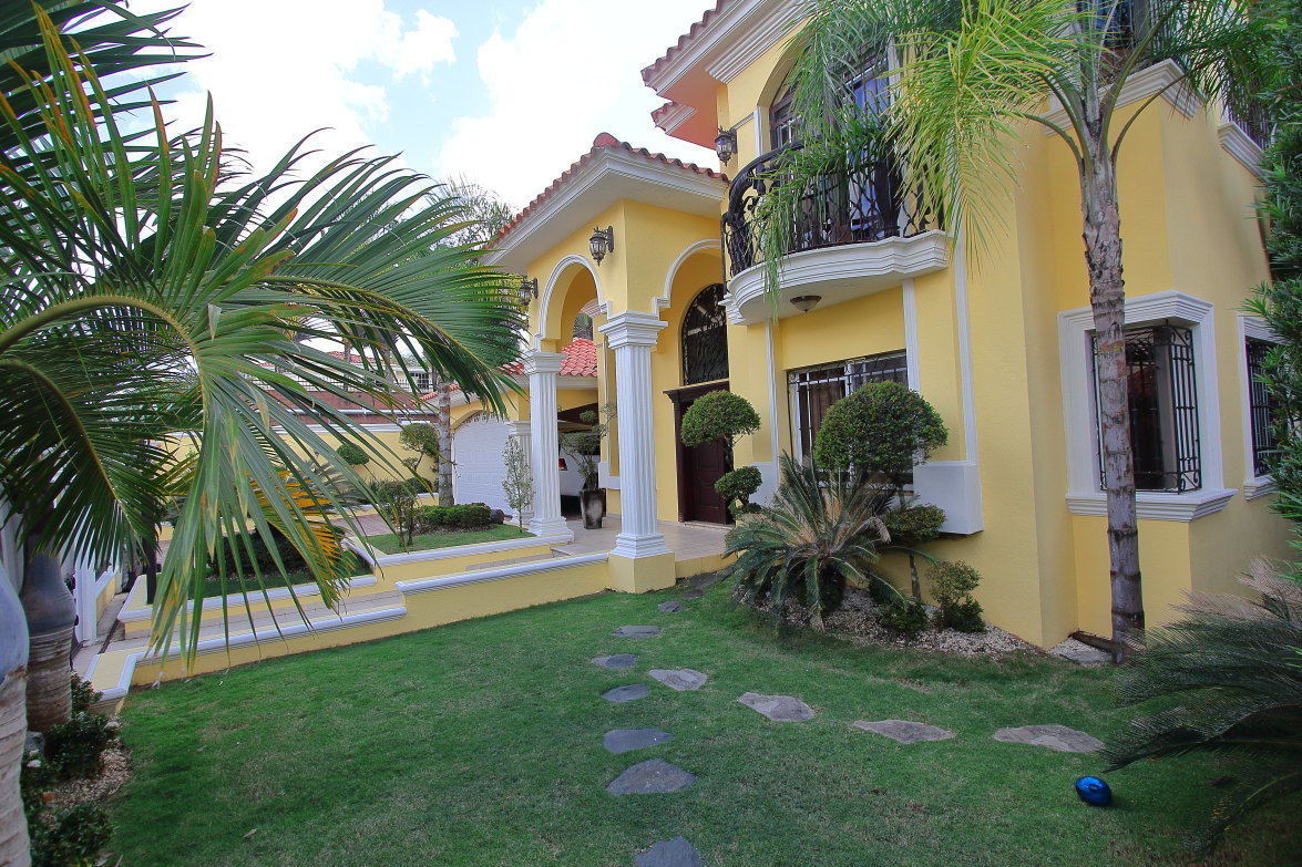 Casa en Venta o Alquiler con Piscina en Isabel Villas Golf and Country