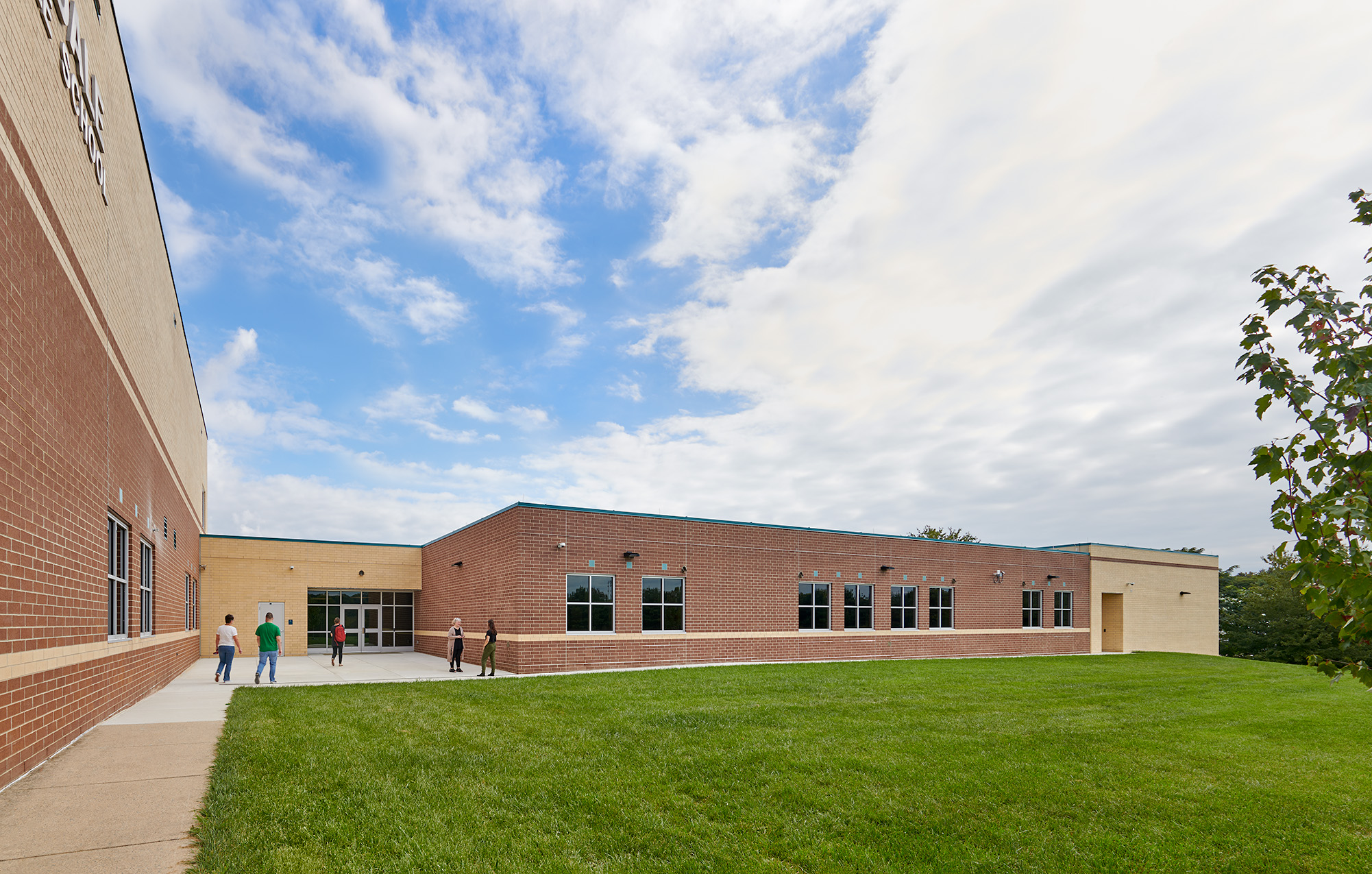 Project Spotlight Oakdale Middle School Addition Smolen • Emr