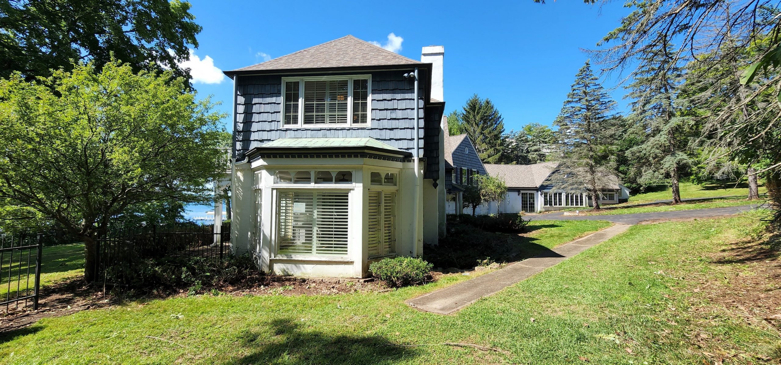 Online Auction Lake House Estate, 619 Cedar Point Dr, Williams Bay, WI