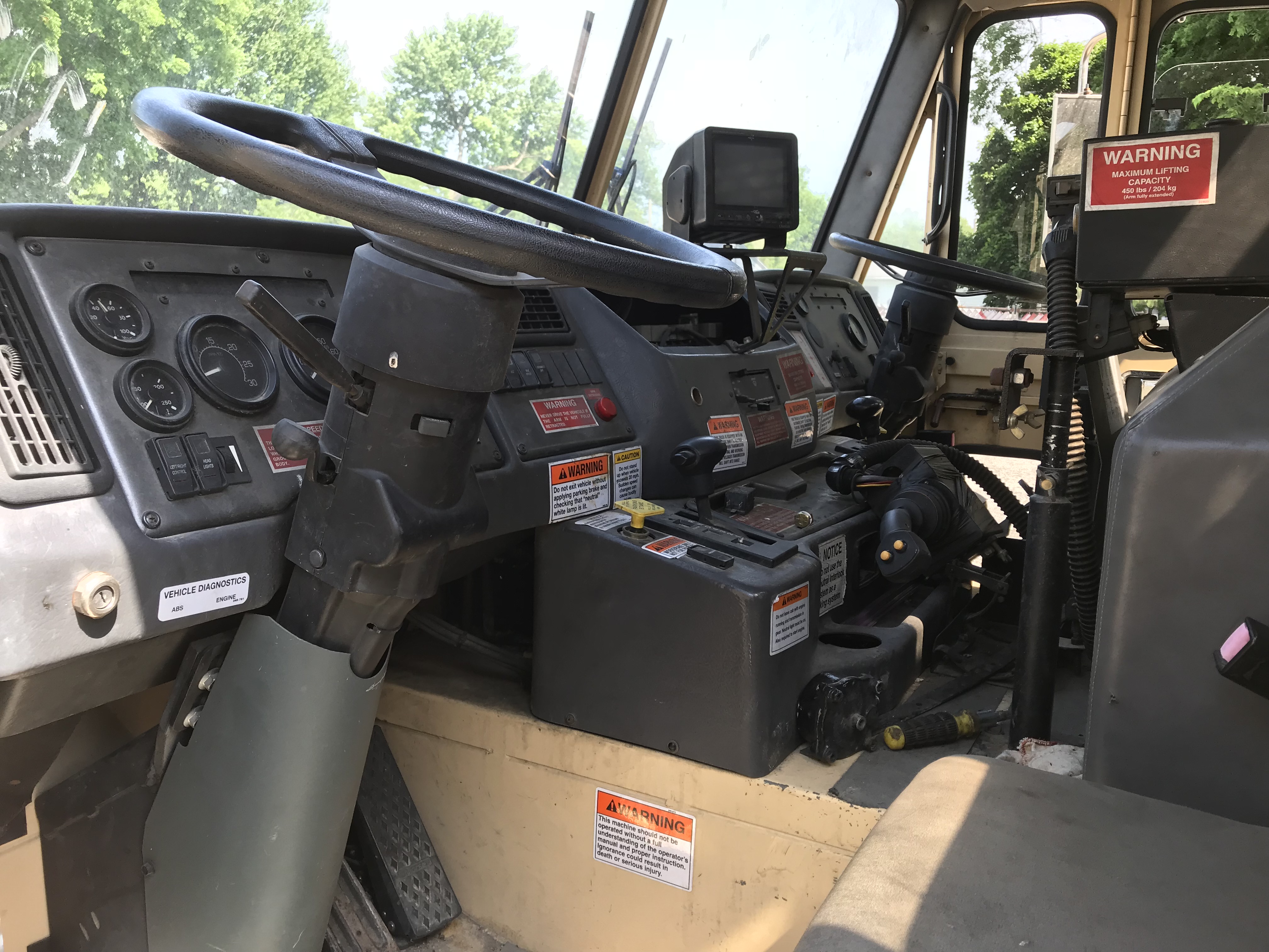 Two Garbage Trucks Online Auction In Owensboro, Ky - Key Auctioneers