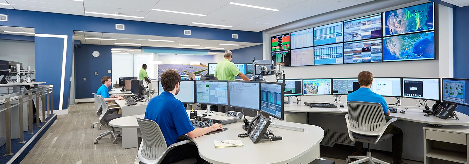 Hightech control center helps grow renewable energy Duke Energy
