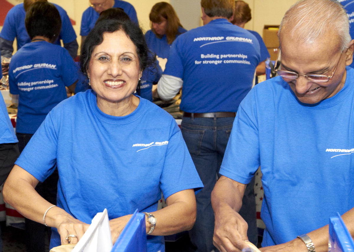 Photo Release Northrop Grumman's Rolling Meadows Campus Hosts USO