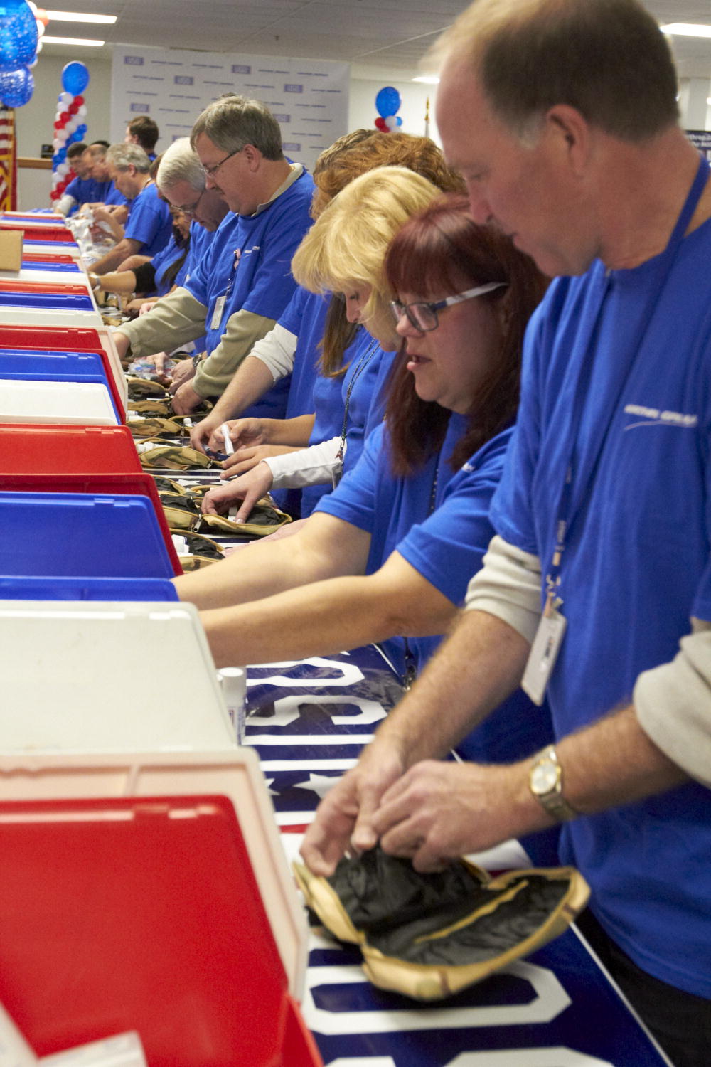 Photo Release Northrop Grumman's Rolling Meadows Campus Hosts USO