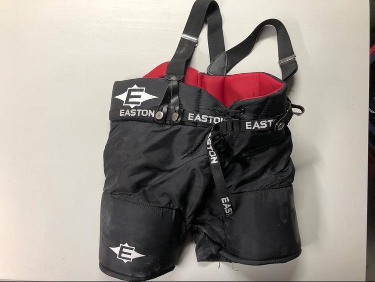 Do Hockey Pants Need Suspenders?