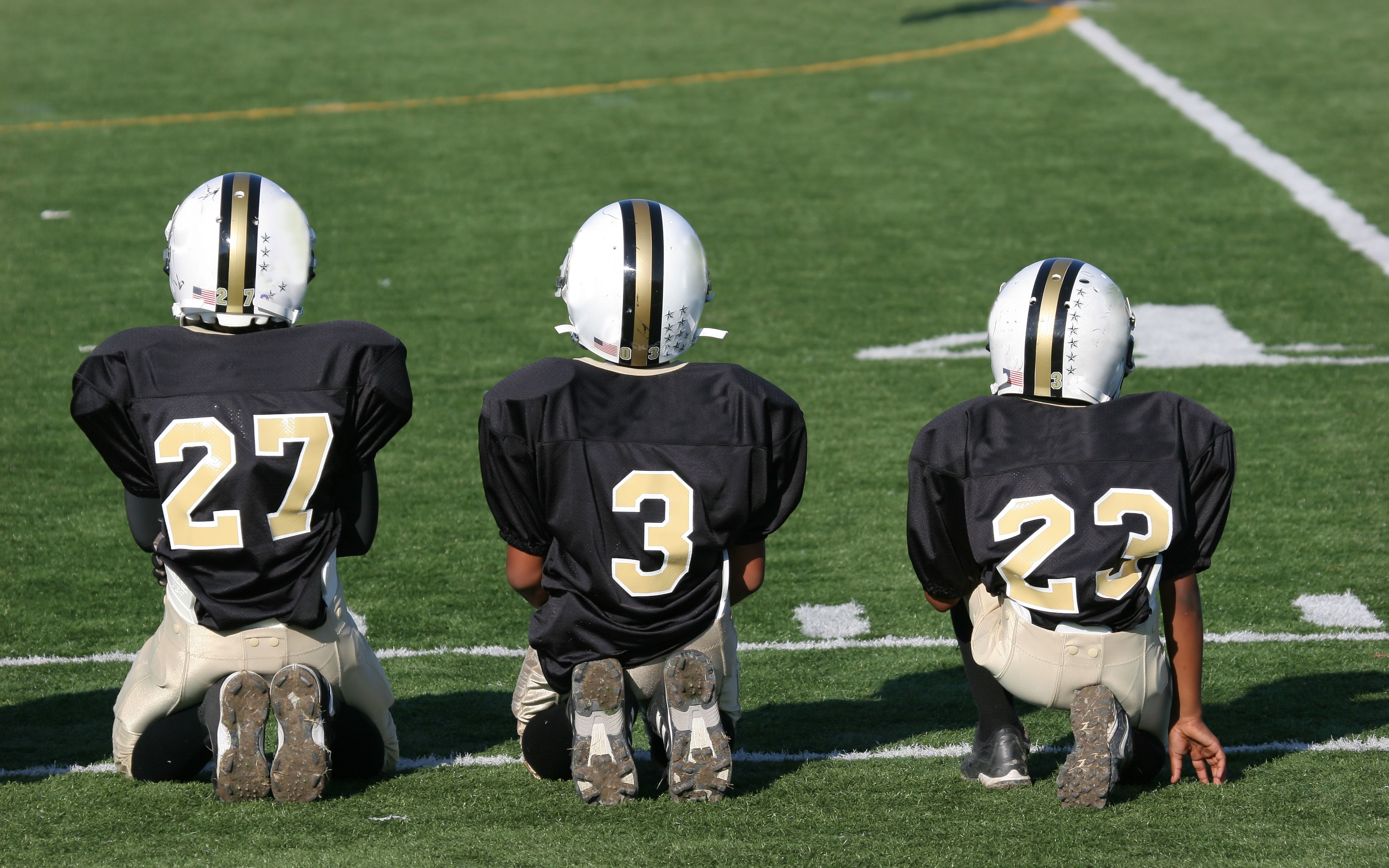 The 4 Best Youth Football Helmets For 2023 SidelineSwap