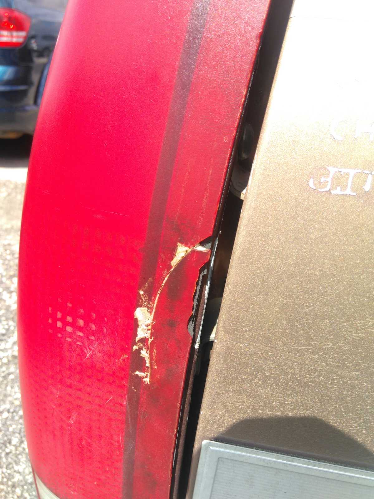 Windshield (Cracked)