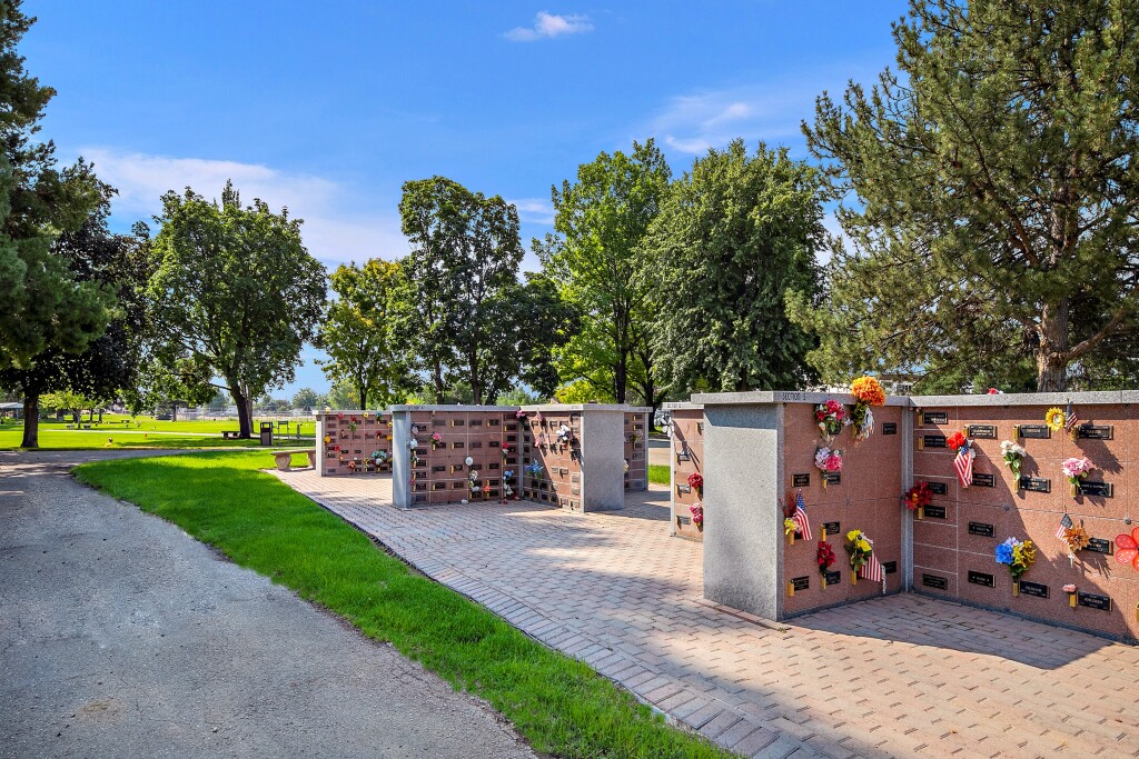 Cloverdale Funeral Home Cemetery and Cremation Boise & Meridian, ID