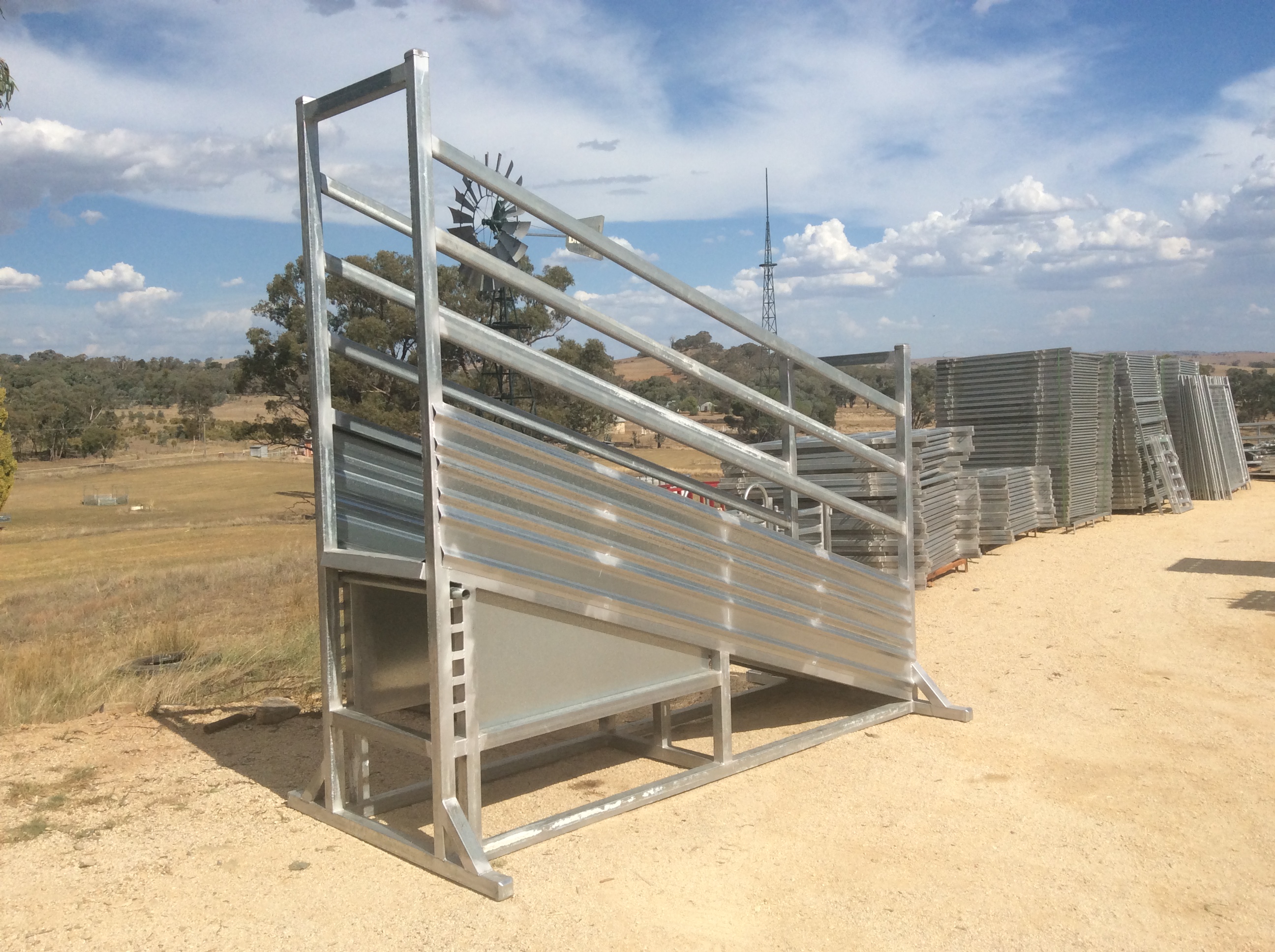 Heavy Duty Adjustable Cattle Loading Ramp (BRAND NEW) Livestock