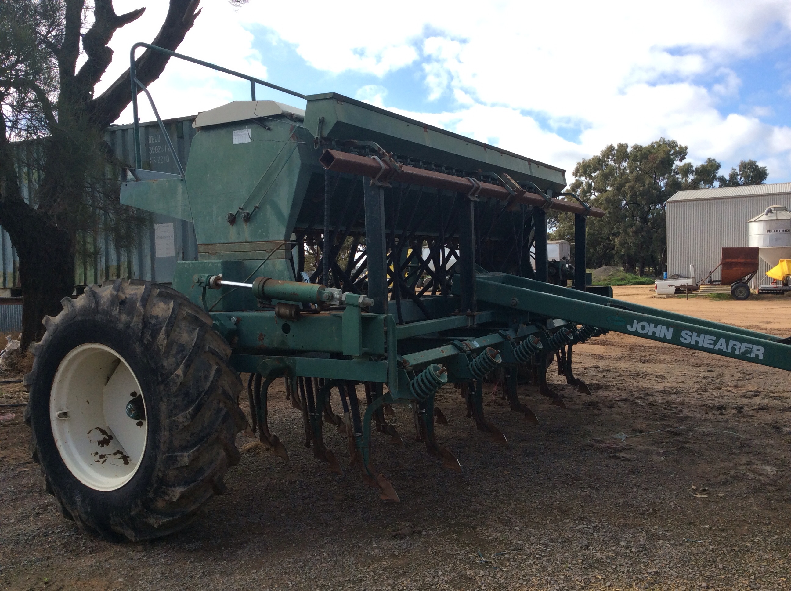 John Shearer 24 run Combine Machinery & Equipment Tillage