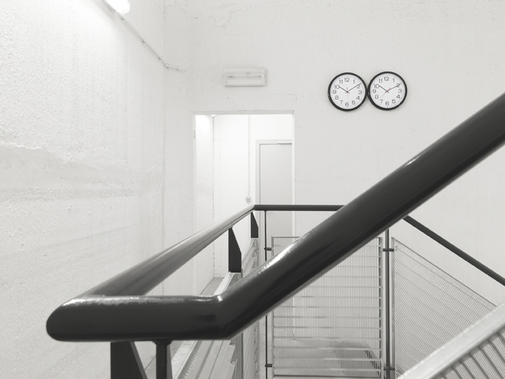 "Untitled" (Perfect Lovers) - Works - Felix Gonzalez-Torres Foundation