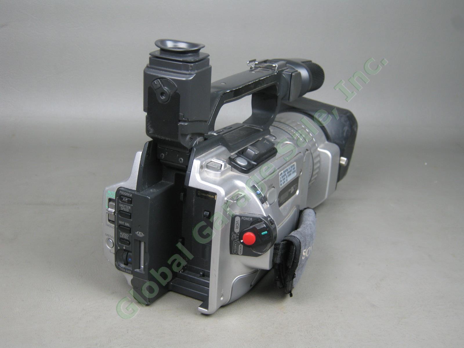 Sony DCR-VX2000 Super SteadyShot Digital Handycam Camcorder MiniDV