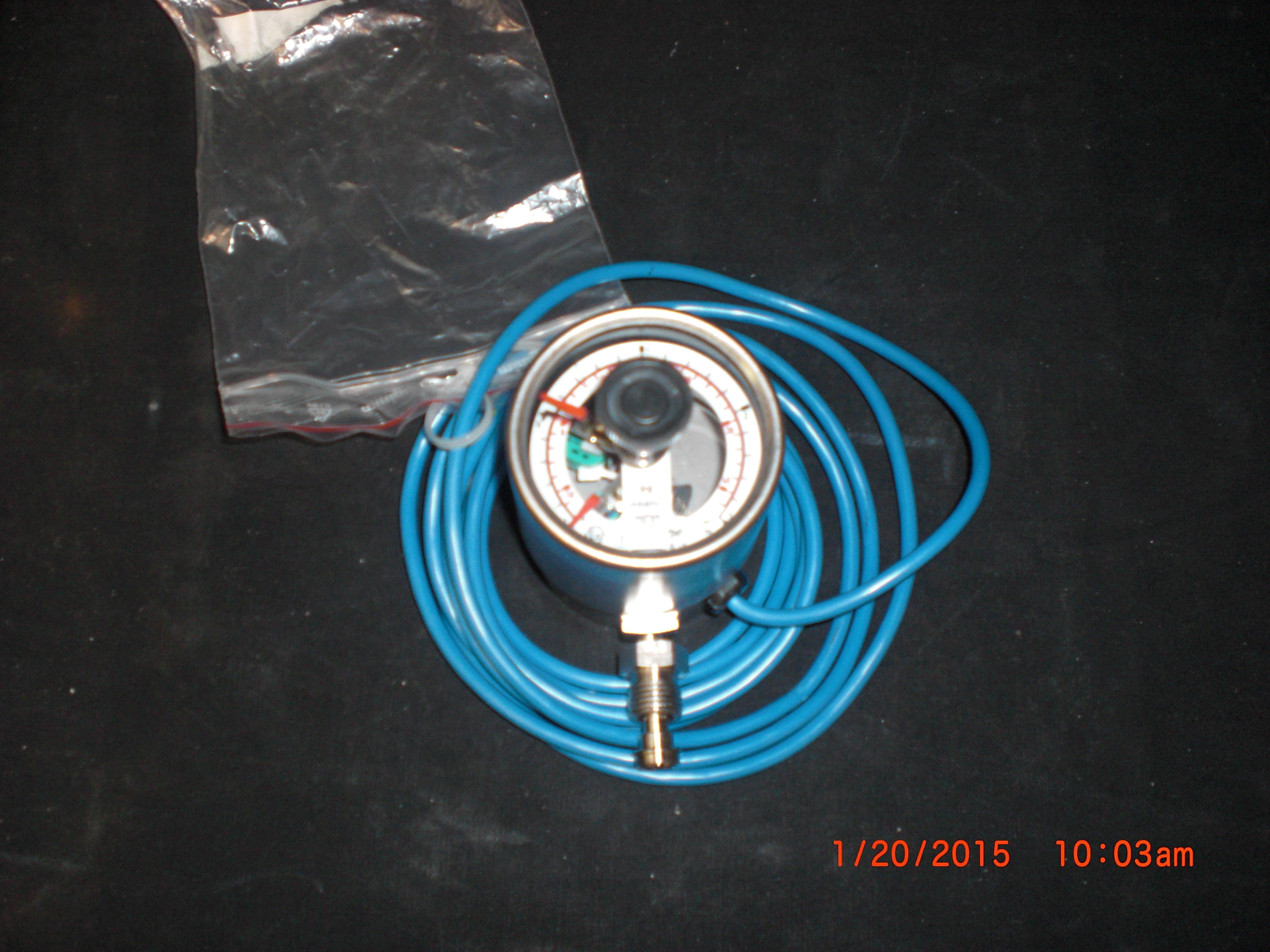 23235063 232.35.063 WIKA Pressure gauge with inductive contact VAC