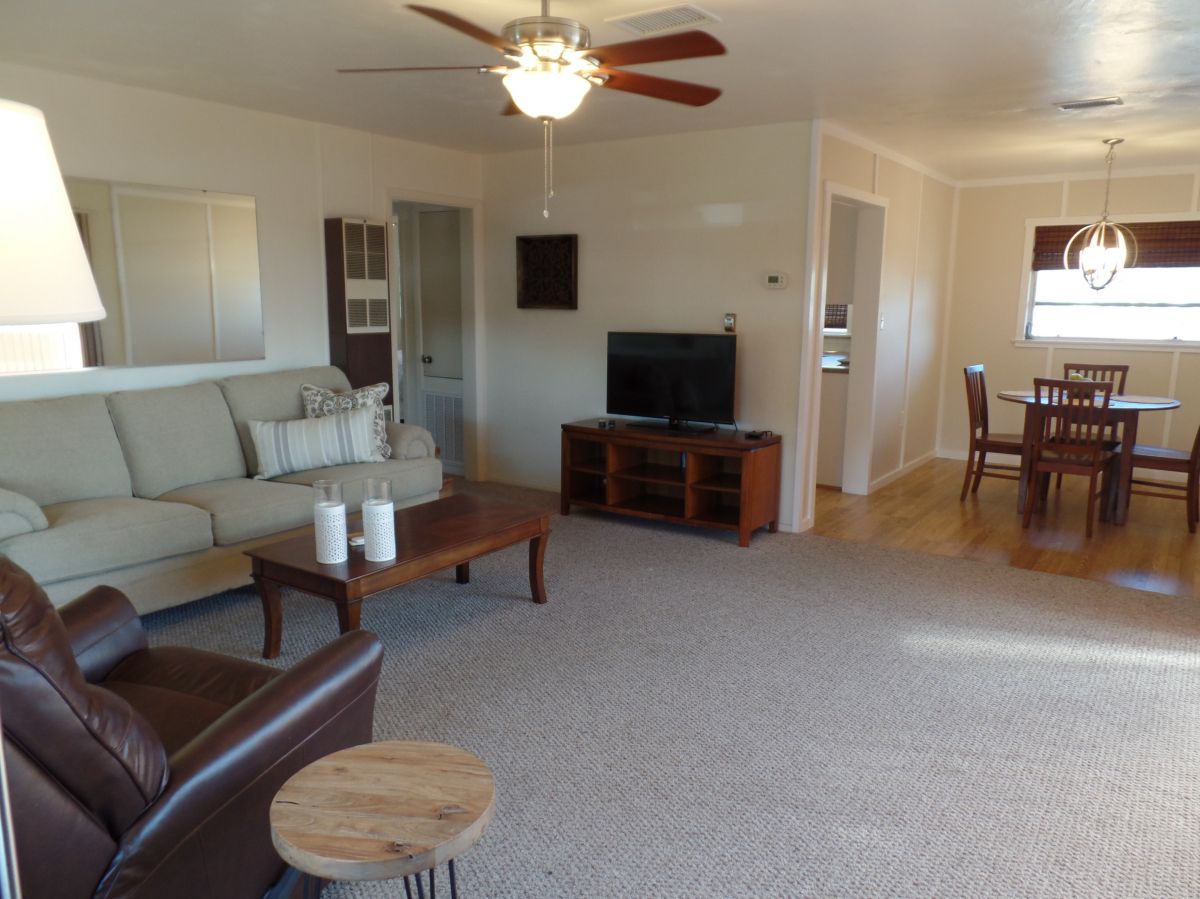 8001 Jeffrey Drive Sarasota, FL 34238