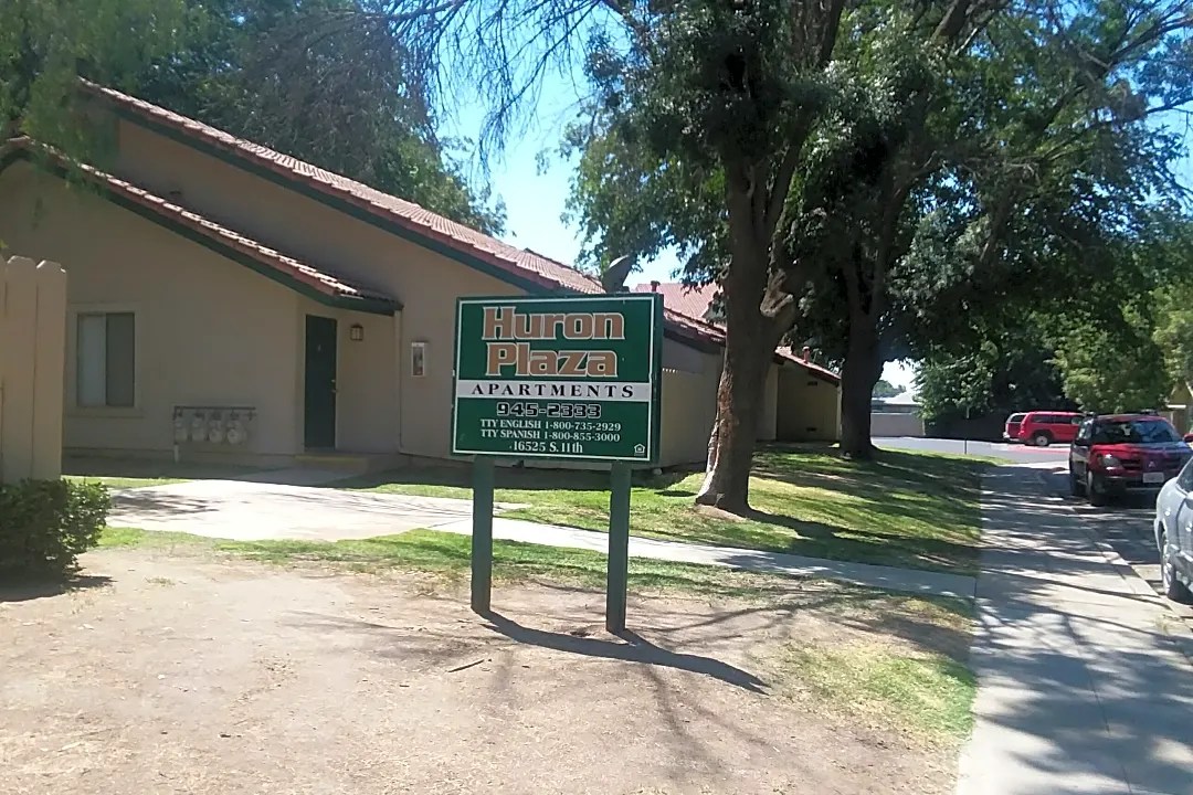 Huron Plaza in Huron, California