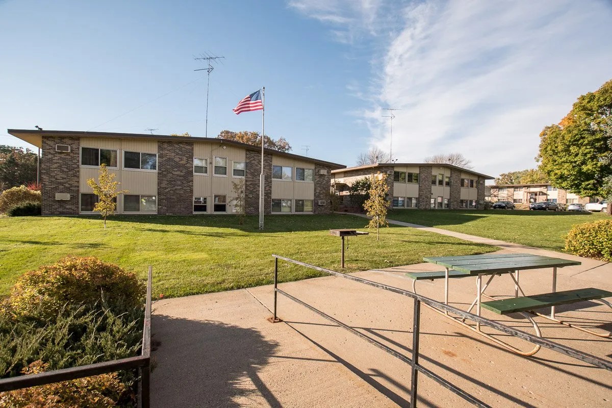 The Creek Townhomes Saint Cloud, MN Low Apartments