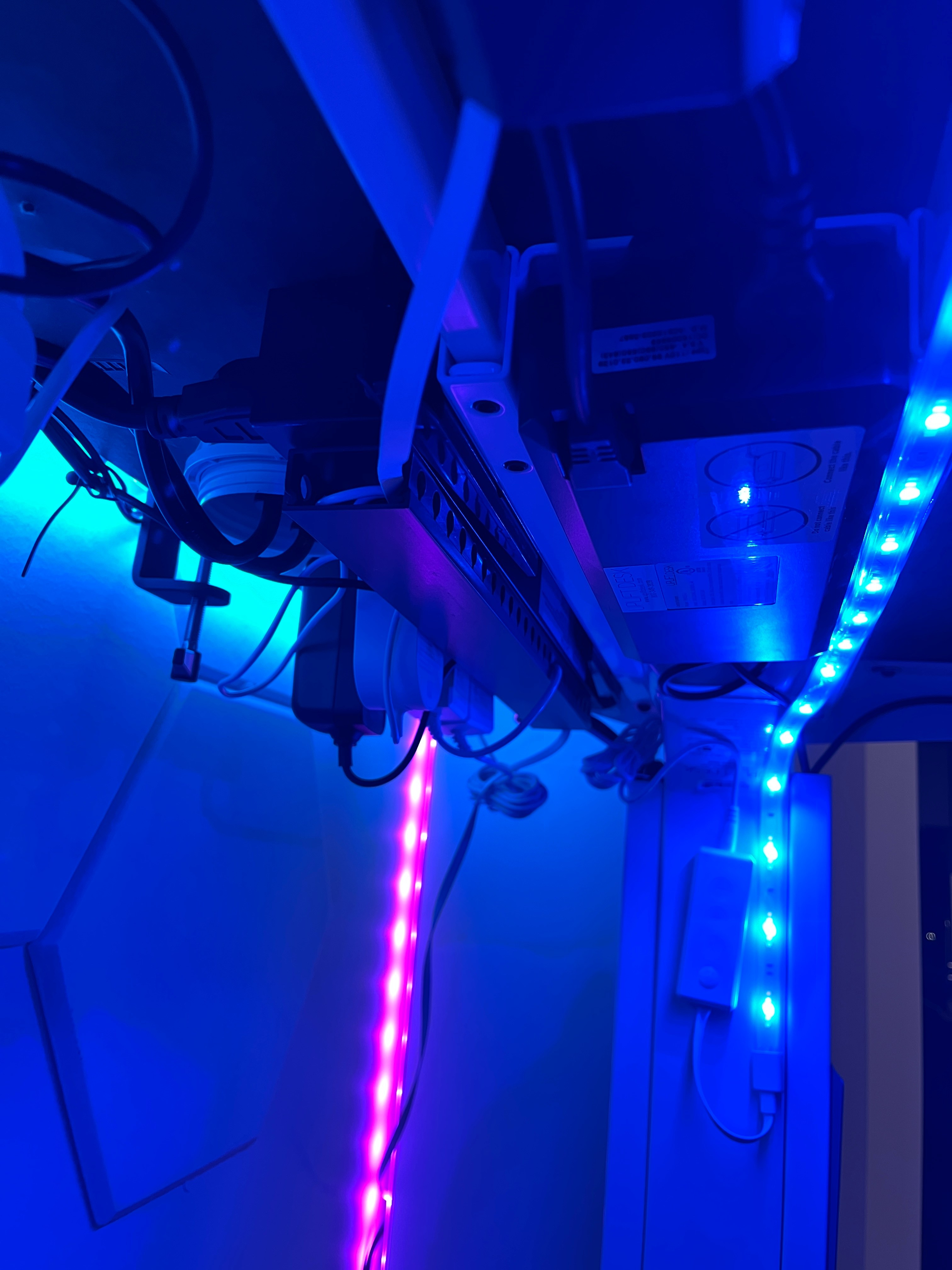 Desk Cable Management Master Guide for a Functional Desk Being Manan