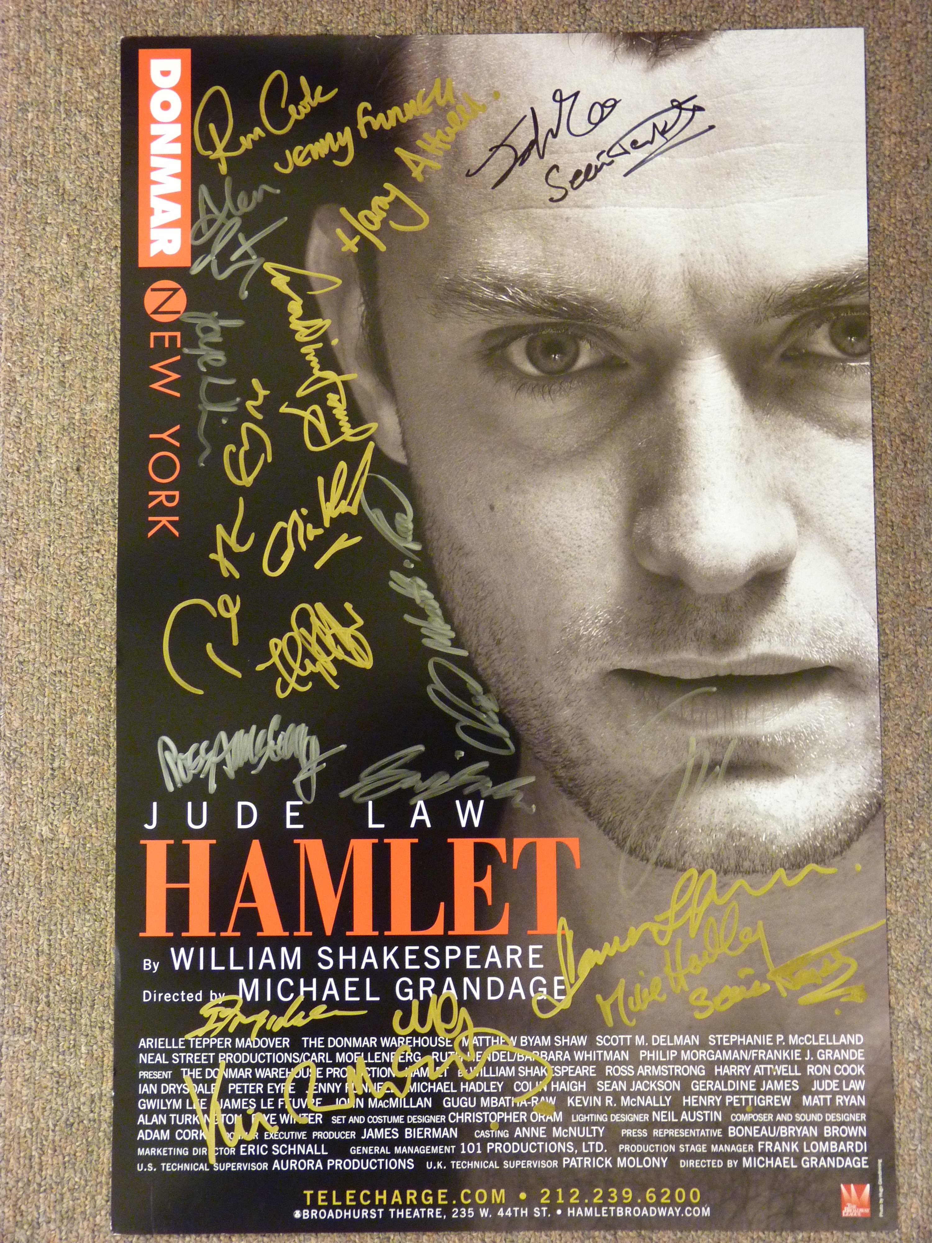 Charitybuzz Hamlet Signed Poster from Jude Law and The Cast Lot 113312