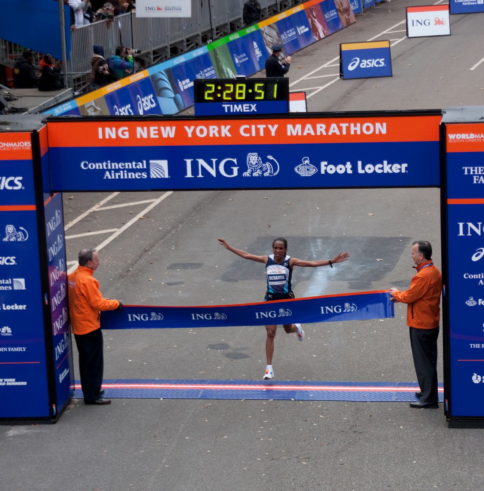 Charitybuzz Four Finish Line Passes to the 2013 ING New York City Mar
