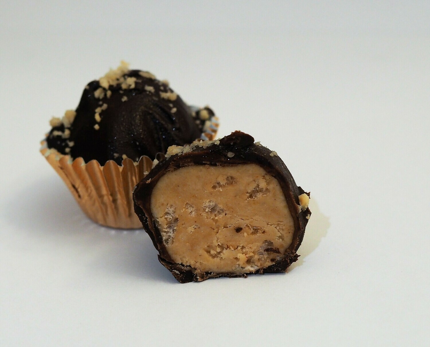 Vegan chocolate peanut butter balls with rice krispies. GLUTEN FREE