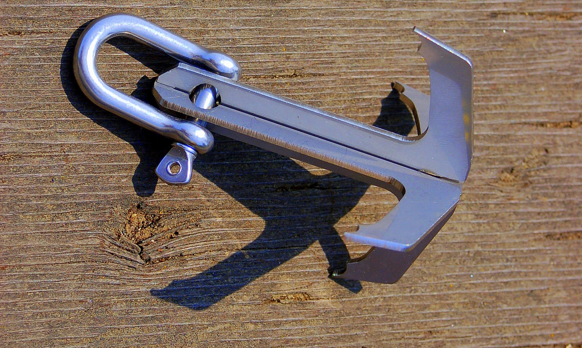 Grappling Hook Folds Down Flat