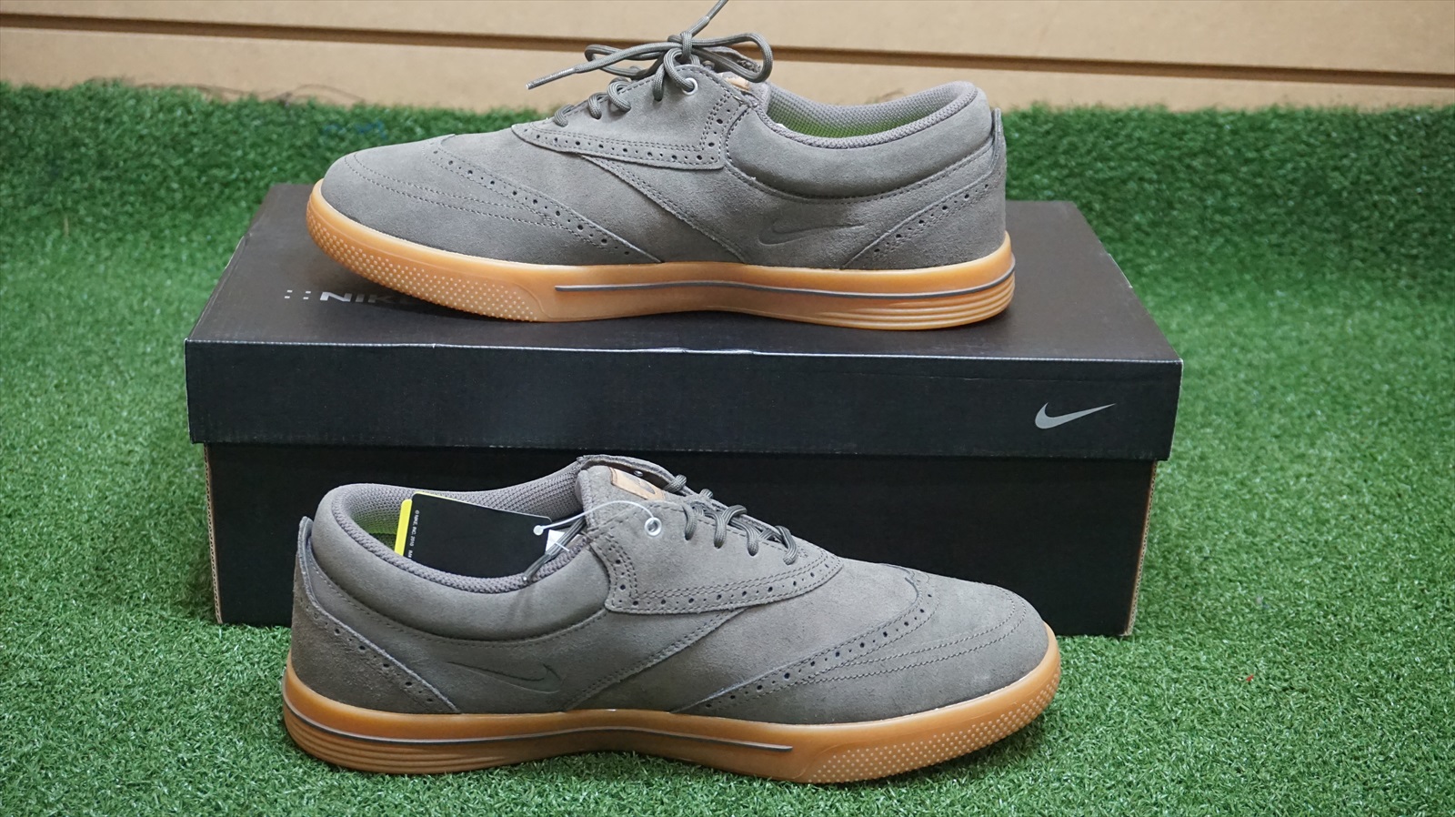 NEW Nike Lunar Swingtip Suede Mens Golf Shoe Size 10 Wide Canvas Gray