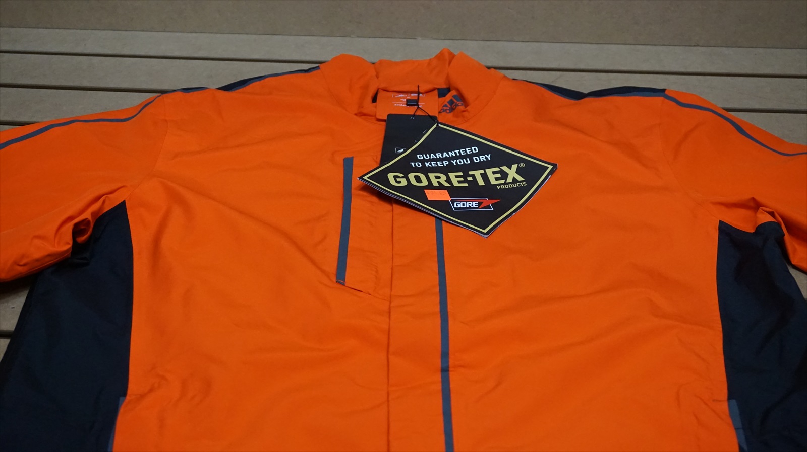 NEW Adidas Golf GoreTex Rain Jacket Mens Size Medium Orange/Grey 64B