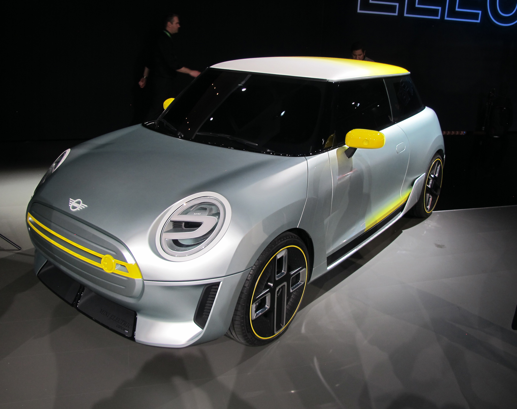 AutoShow Hosts 40 Canadian Premieres WHEELS.ca