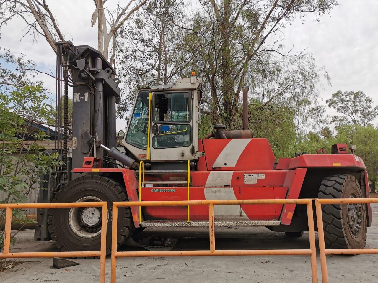 25 Ton Kalmar Forklift /Coil Lift Truck Year 2009 K1 Galaxie