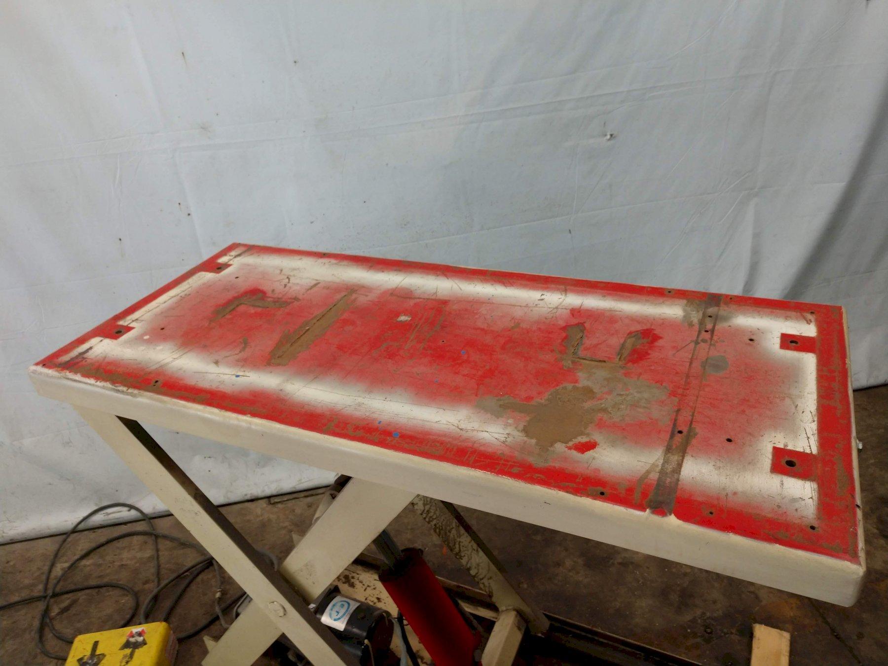 3000 LBS X 24″ X 48″ LIFT COMPANY HYDRAULIC SCISSOR LIFT TABLE: STOCK