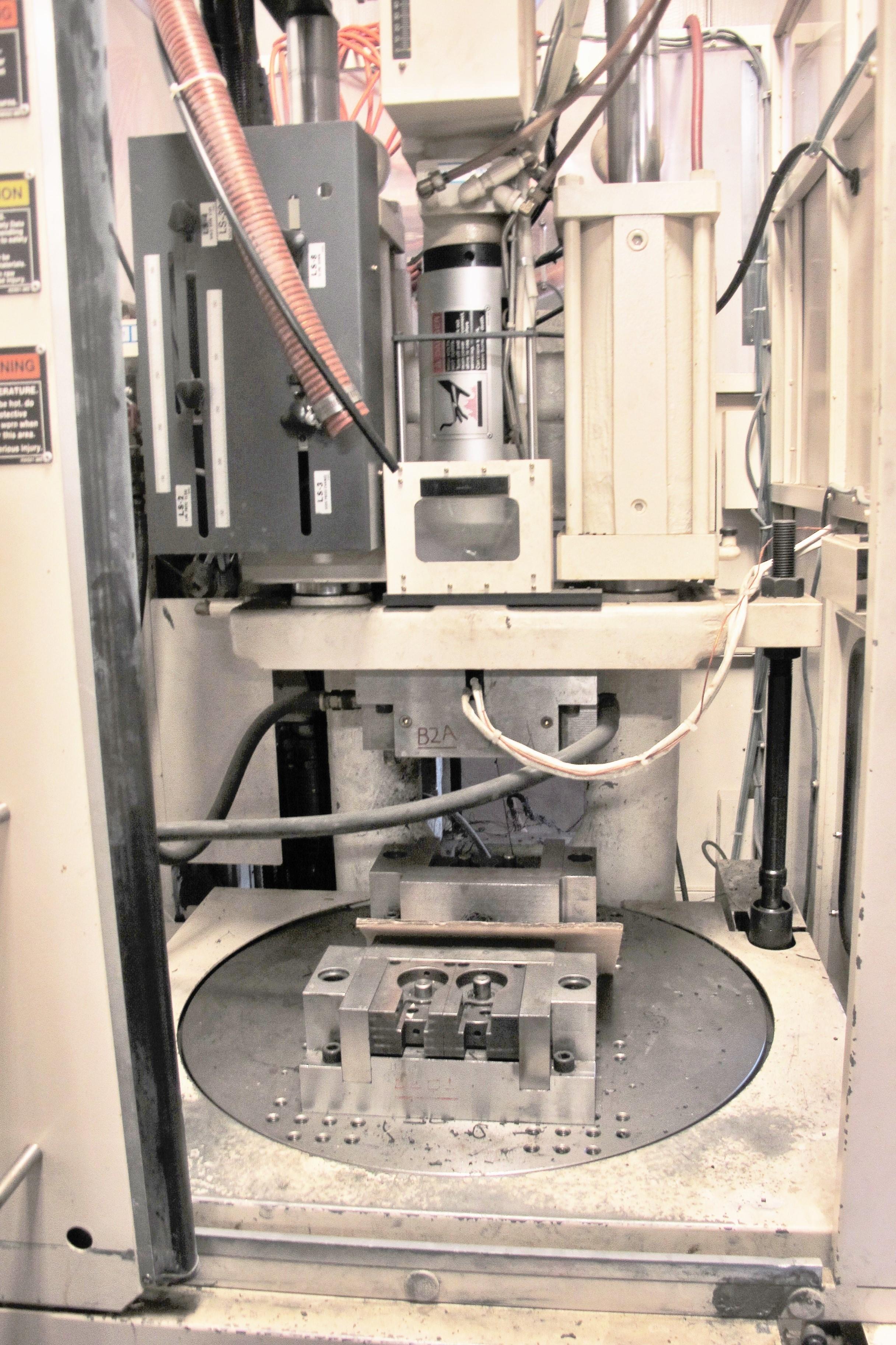 Nissei Model ST20R2V CNC Vertical Injection Plastic Injection Molding